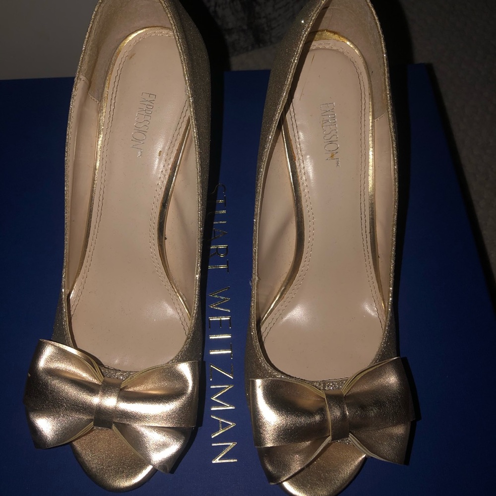 Gold Sparkly Heels with Bow - Picture 3 of 6